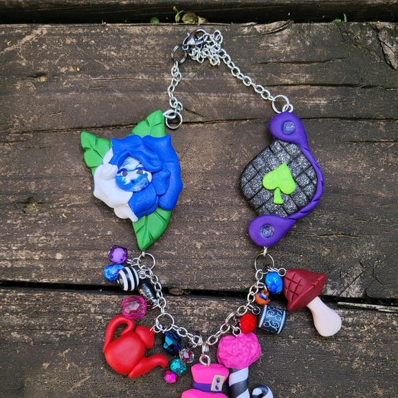 🦋🌺Mad Hatter🥀Girl 🐛🍄Necklace - Picture 7 of 7